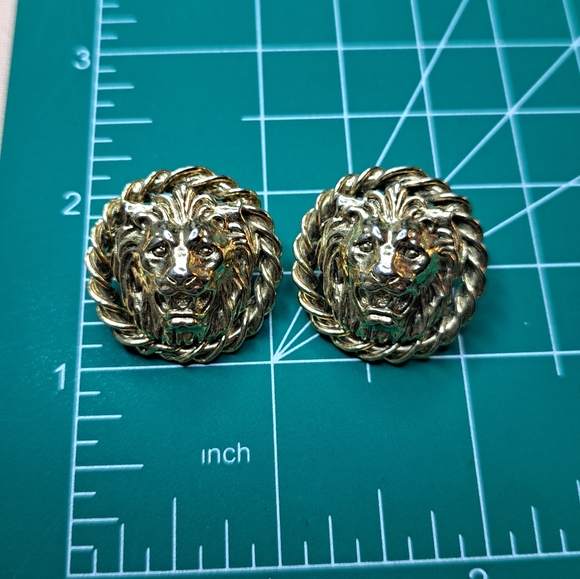 1980s Lion Face Post Back Earrings - Picture 2 of 4